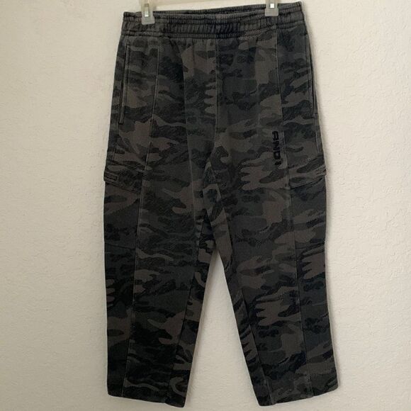 AND1 Cropped Camo Boys Authentic Pants Size M (boy) - Picture 1 of 14